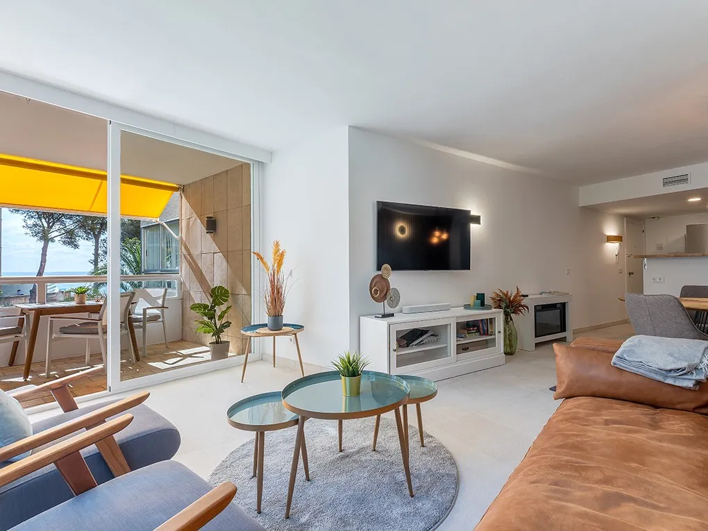 Renoveret lejlighed i boligkompleks med adgang til havet-1