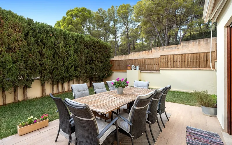 Mieszkanie na parterze z ogrodem zaledwie kilka minut od plaży