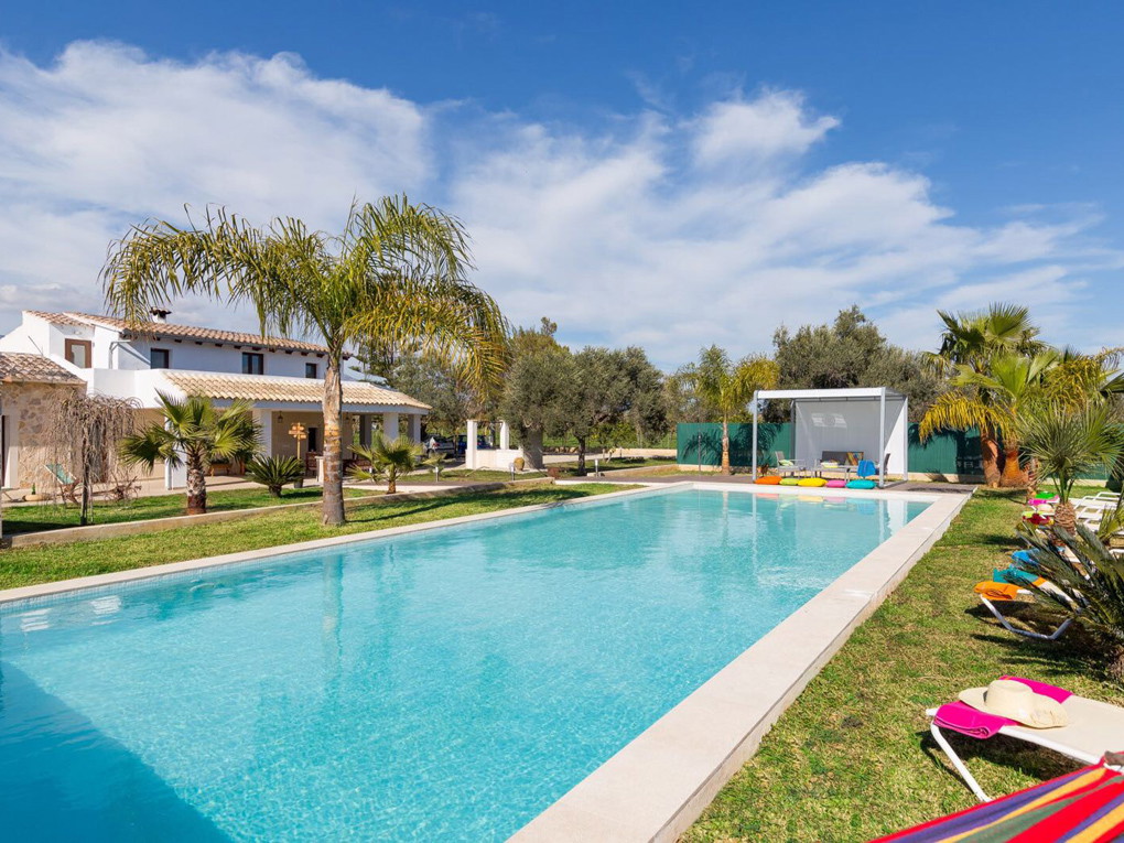 Great familyhome furnished with garden