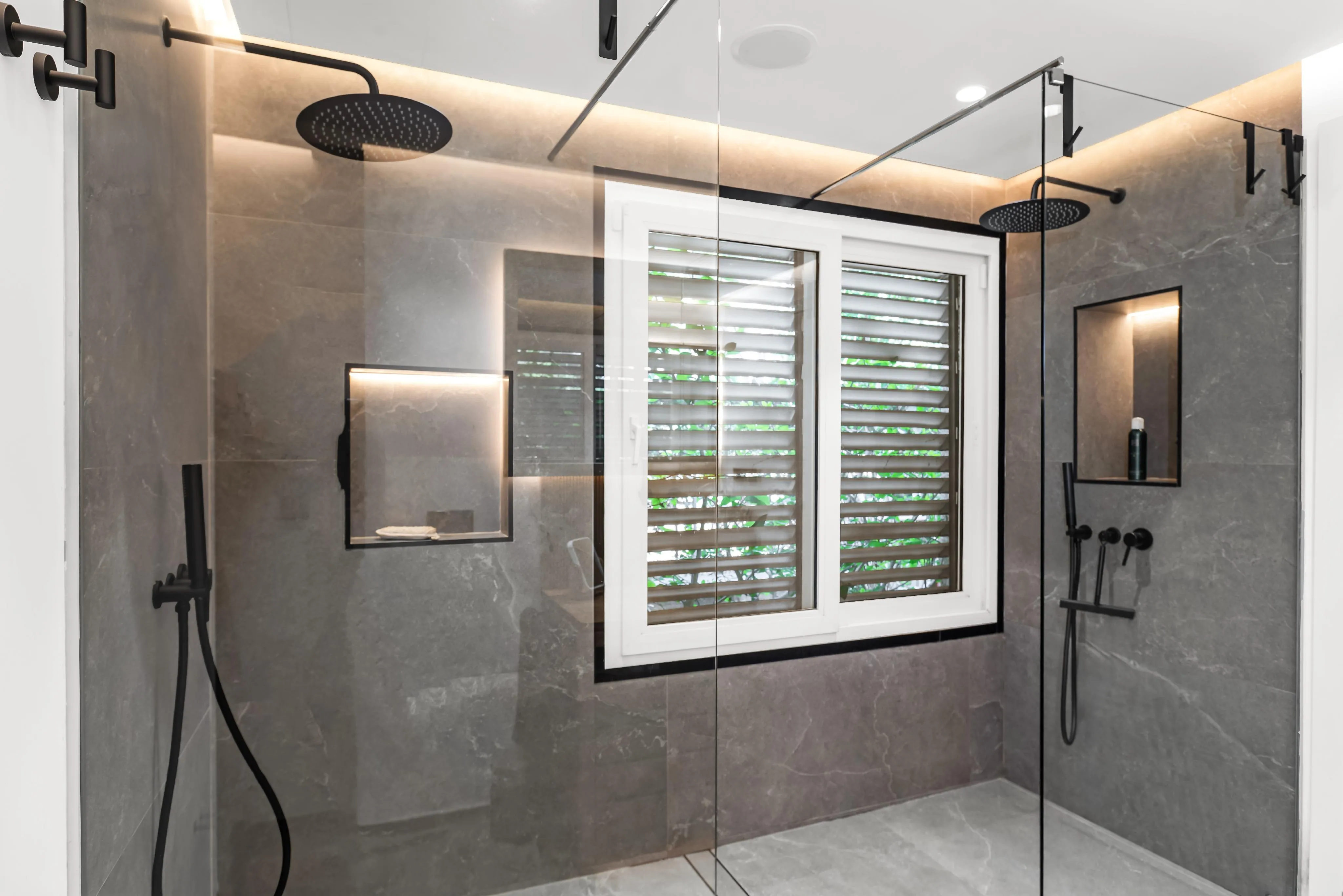 Odnowione mieszkanie typu maisonette z dużym ogrodem-12