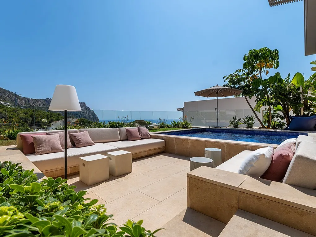 Villa moderna con vistas al mar-3