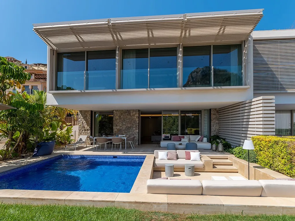 Villa moderna con vistas al mar-7