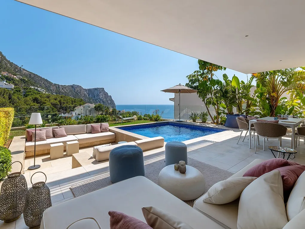 Villa moderna con vistas al mar-11