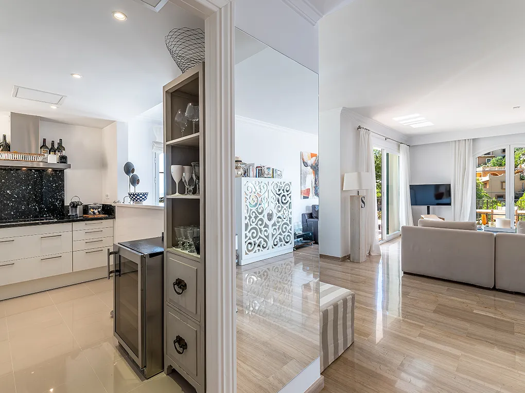 Lejlighed med havudsigt i eksklusivt kompleks-15