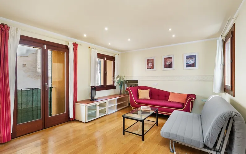 Charming pied-à-terre in the heart of Calatrava