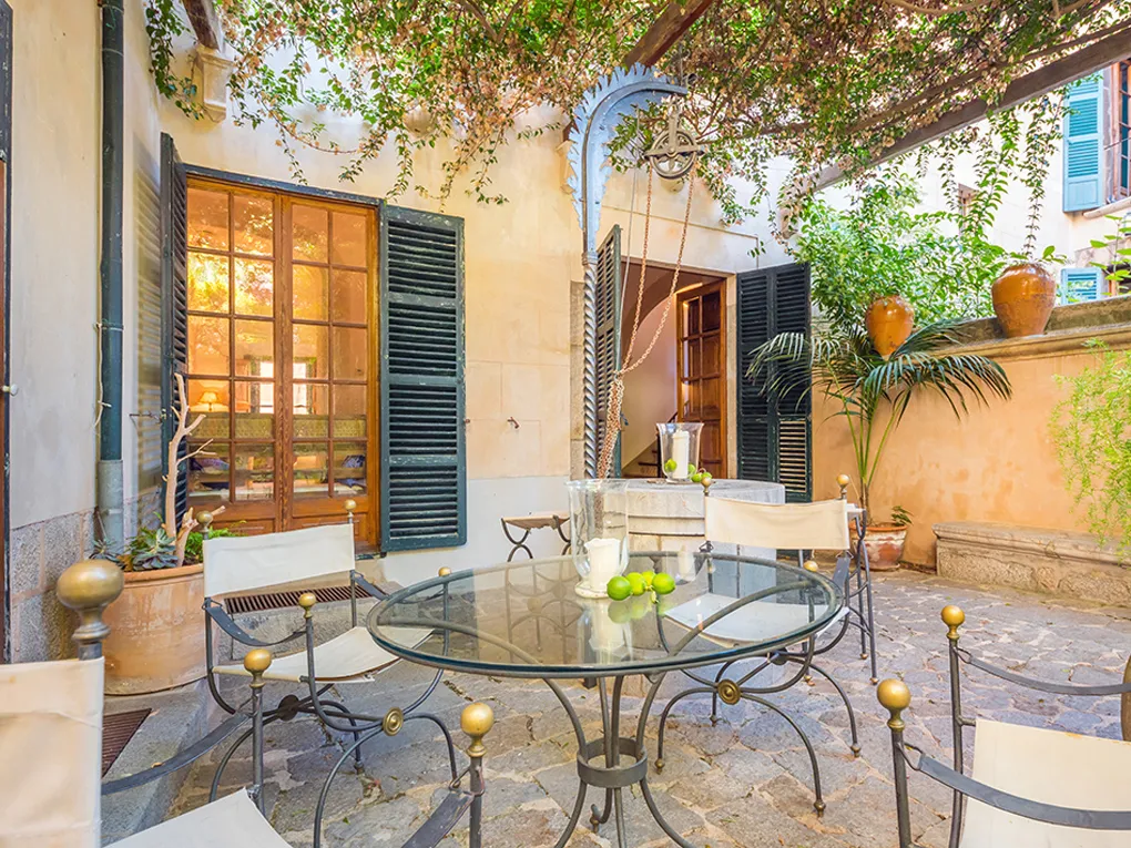 Elegant casa senyorial en excel·lent estat-26