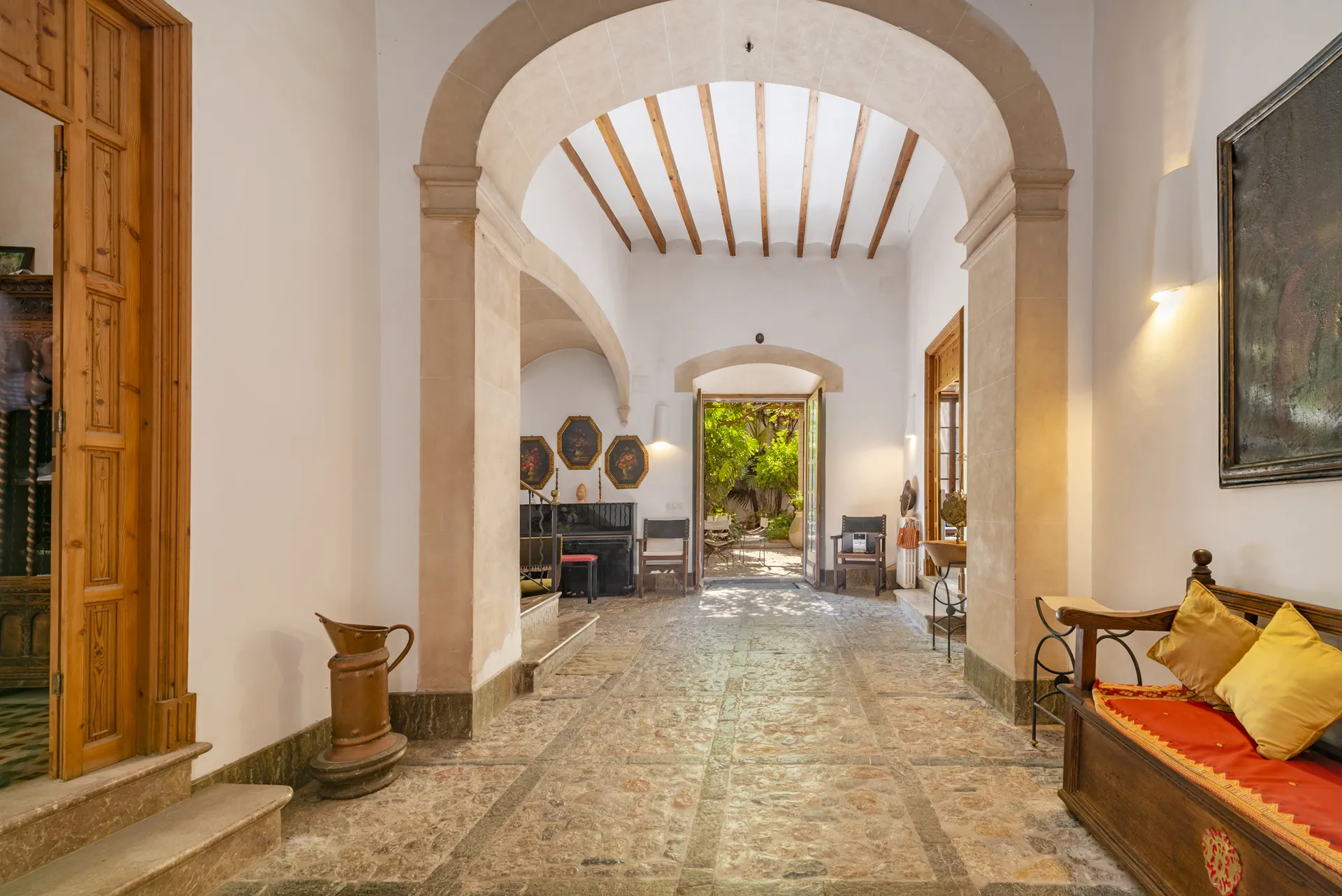 Elegant casa senyorial en excel·lent estat-1