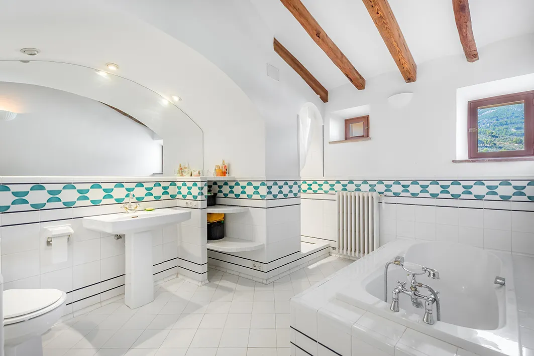 Elegant casa senyorial en excel·lent estat-21