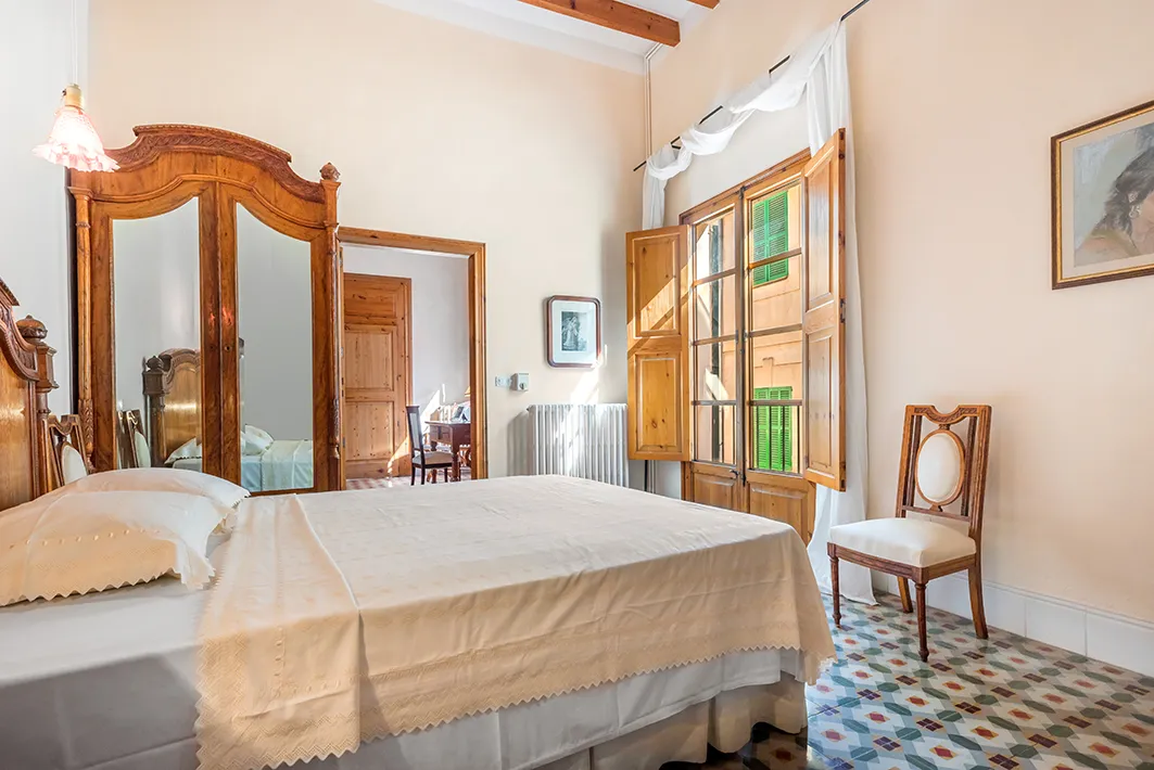 Elegant casa senyorial en excel·lent estat-10