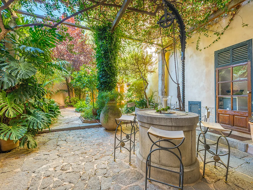 Elegant casa senyorial en excel·lent estat-27