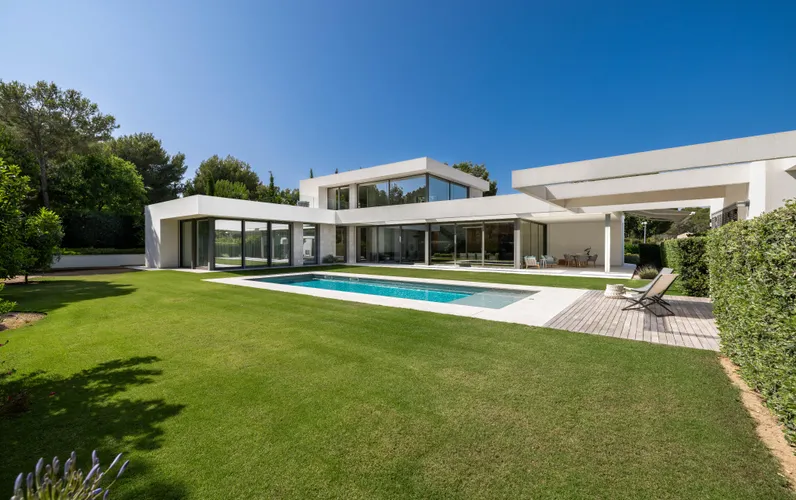 Villa di design ad alta efficienza energetica in posizione privilegiata