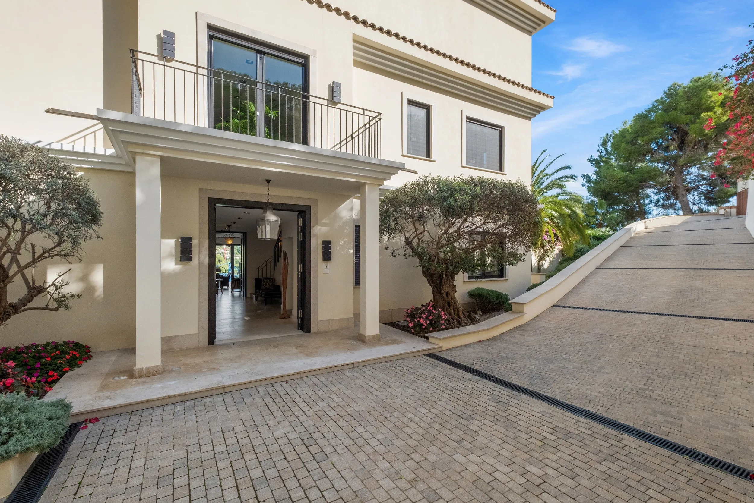 Spectacular villa in Son Vida with sea and Palma views-5