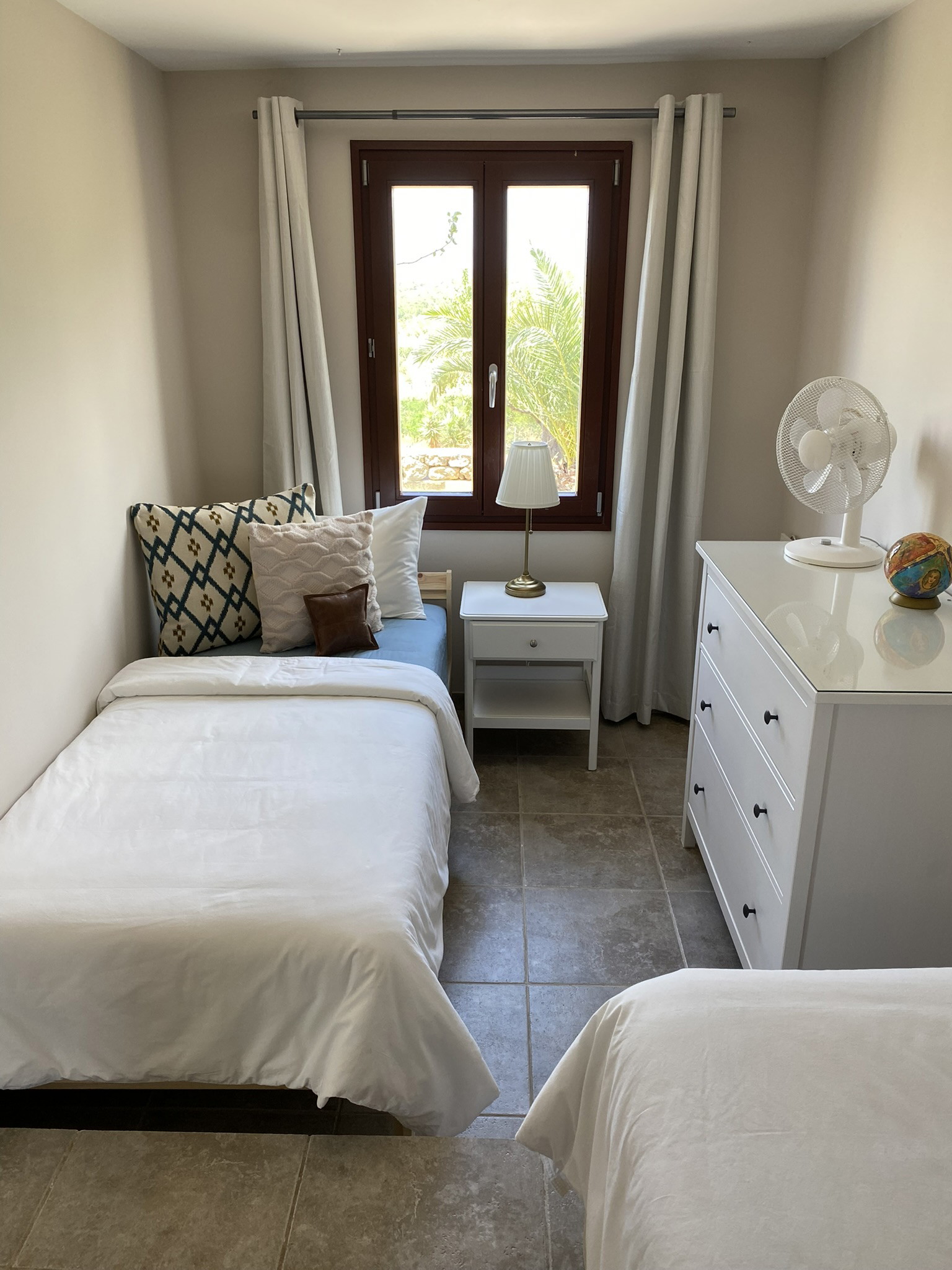 Wonderfully quiet home with stunning views in Alaro-10