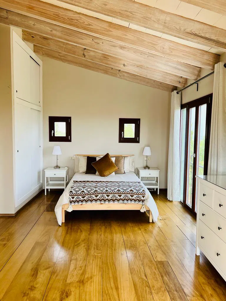 Wonderfully quiet home with stunning views in Alaro-8