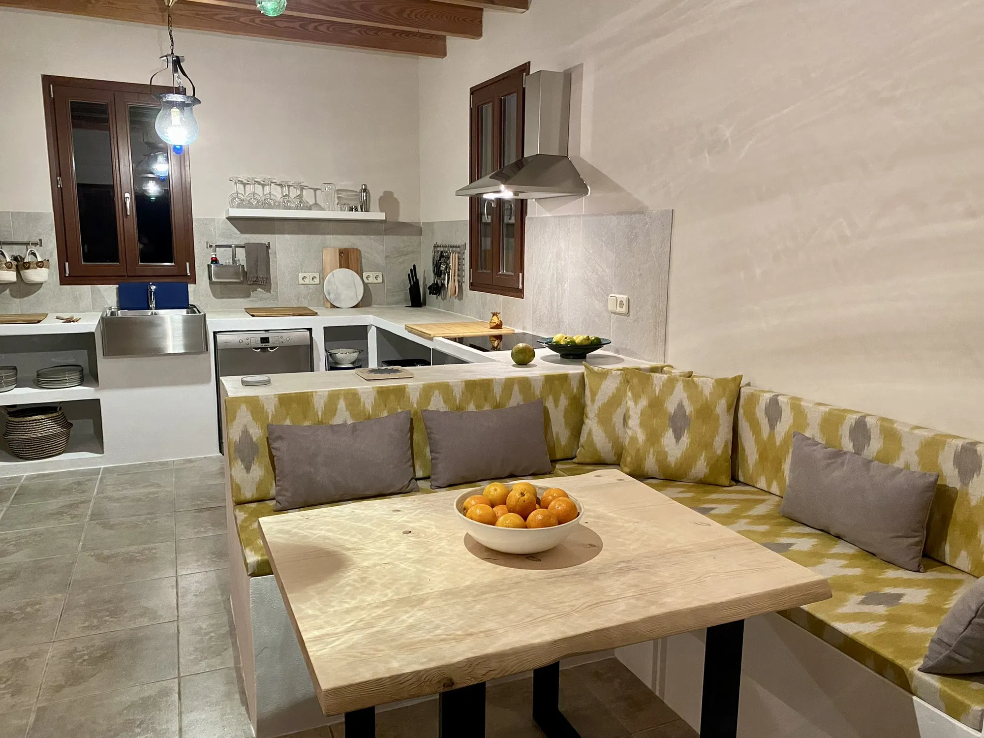Wonderfully quiet home with stunning views in Alaro-7