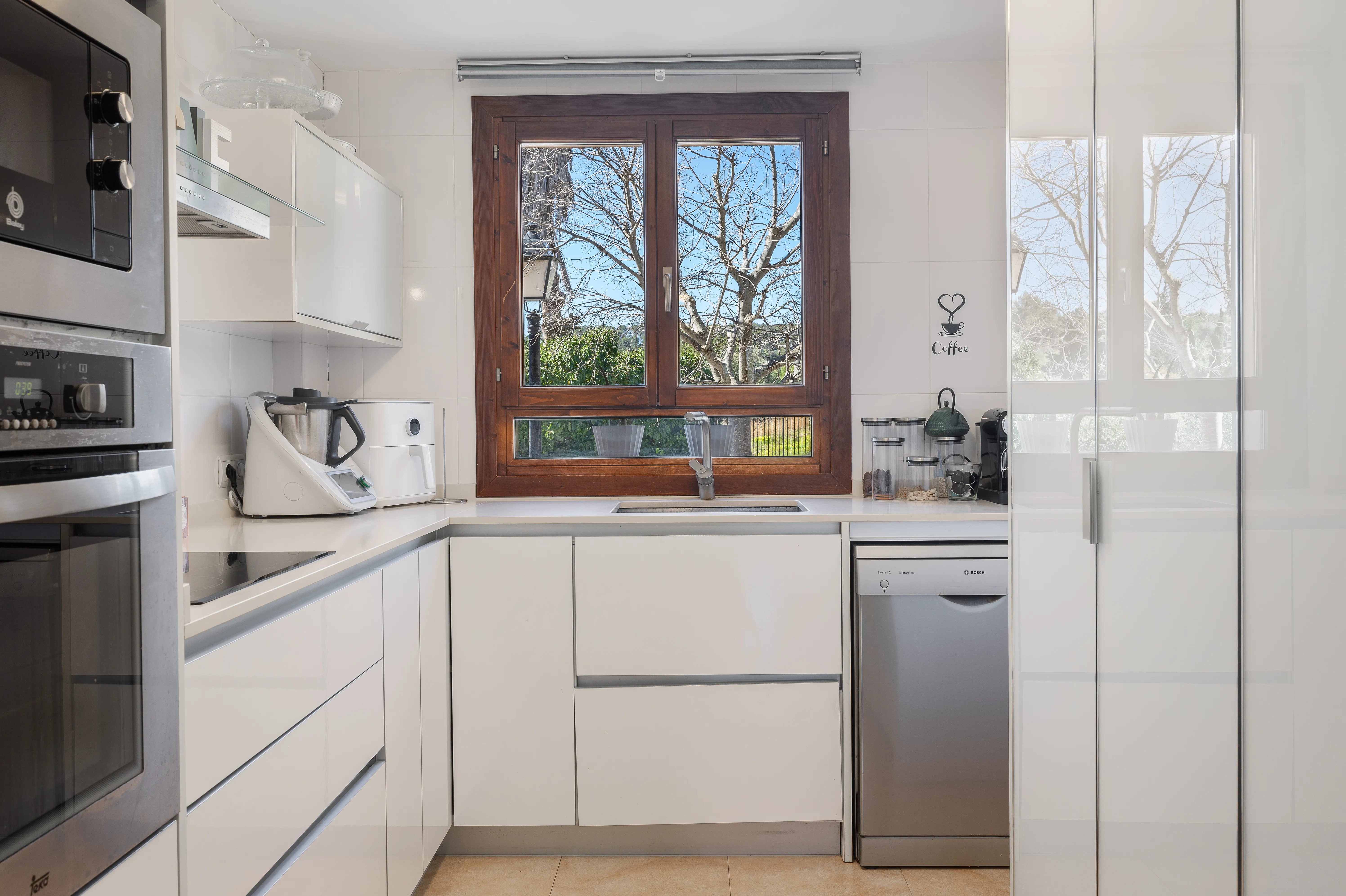 Bezauberndes Reihenhaus mit Pool & Bergblick-8