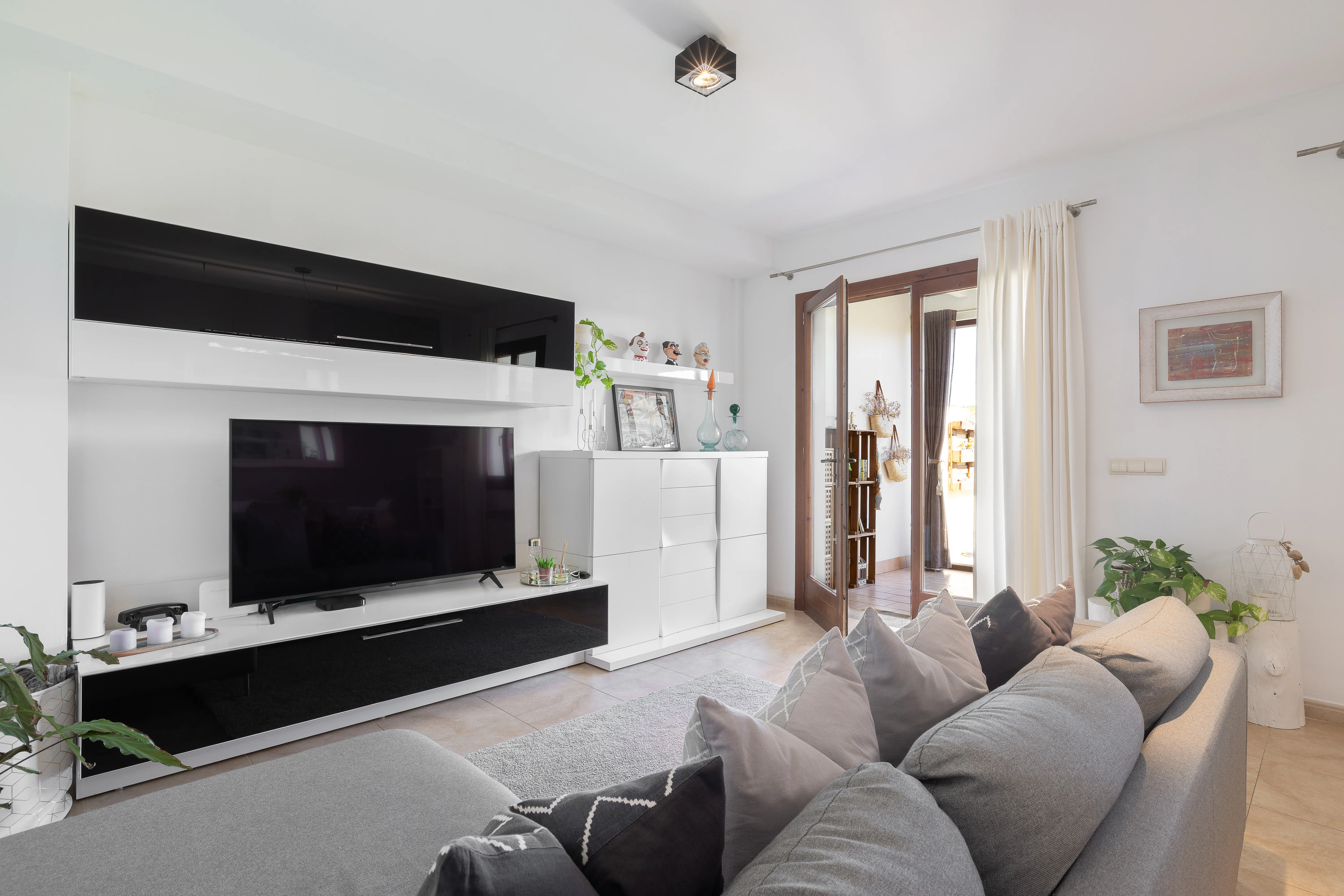 Bezauberndes Reihenhaus mit Pool & Bergblick-4