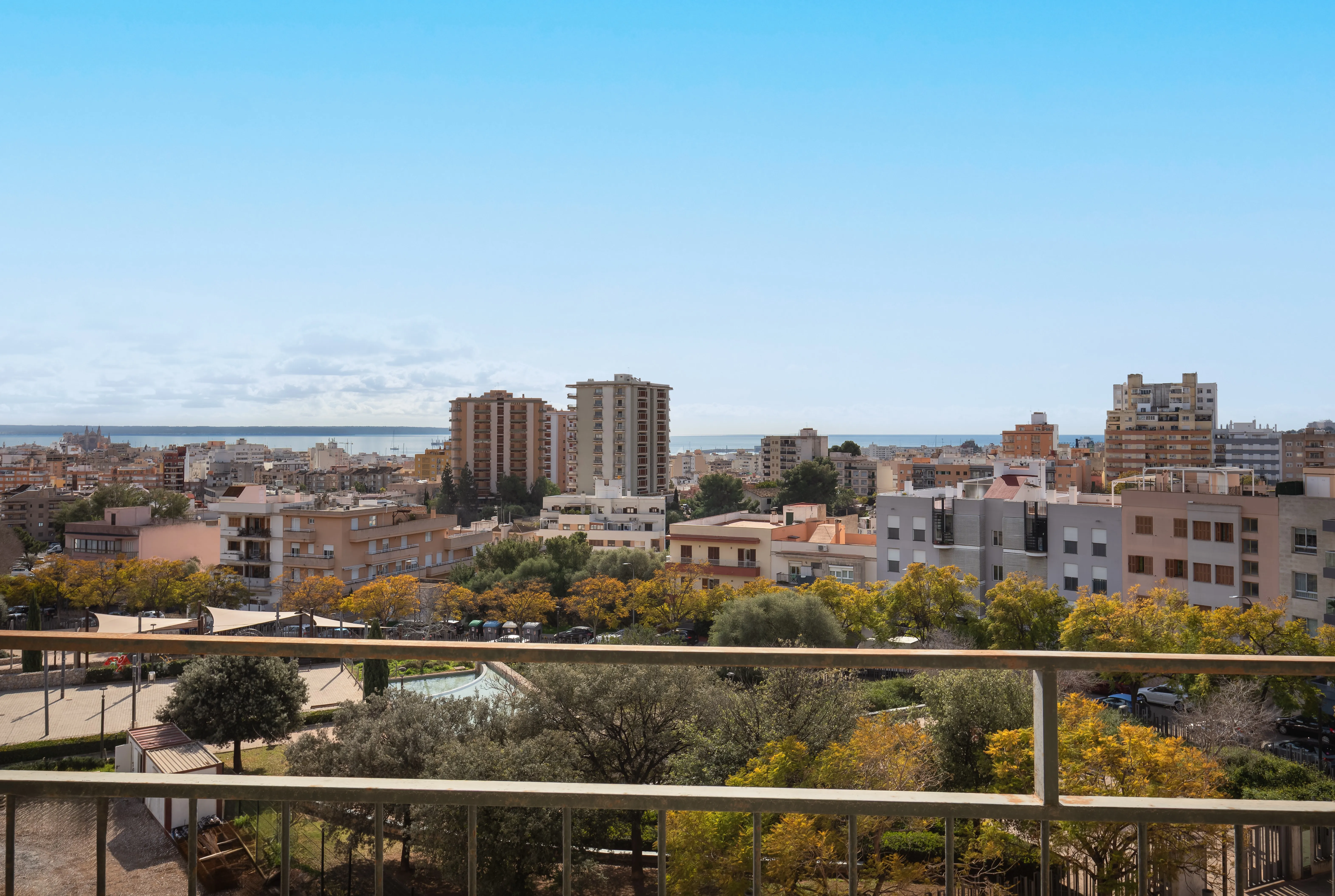 Exclusive apartment with terrace and panoramic views in Son Dameto-13