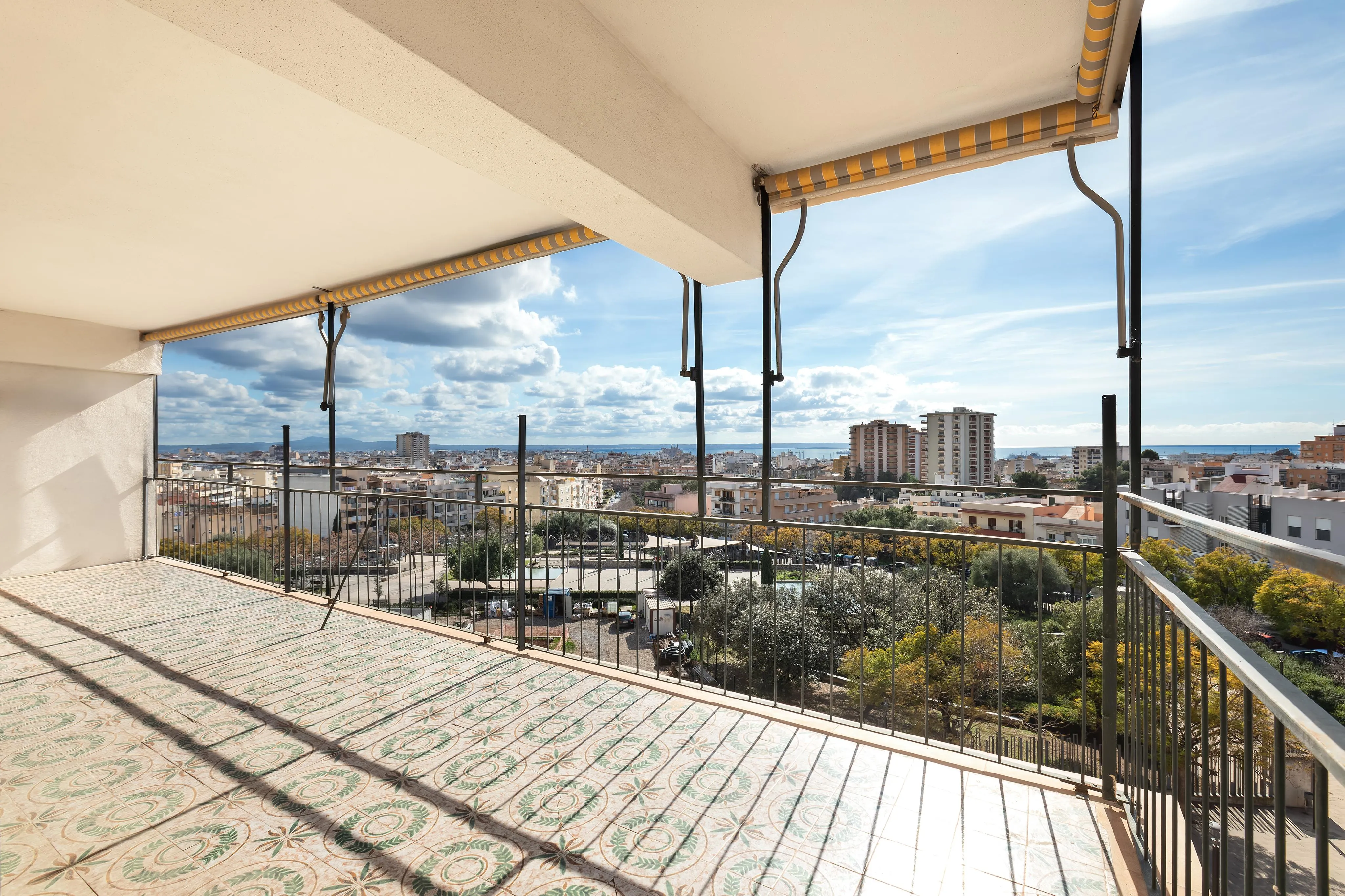 Exclusiu pis amb terrassa i vistes panoràmiques en Son Dameto-14