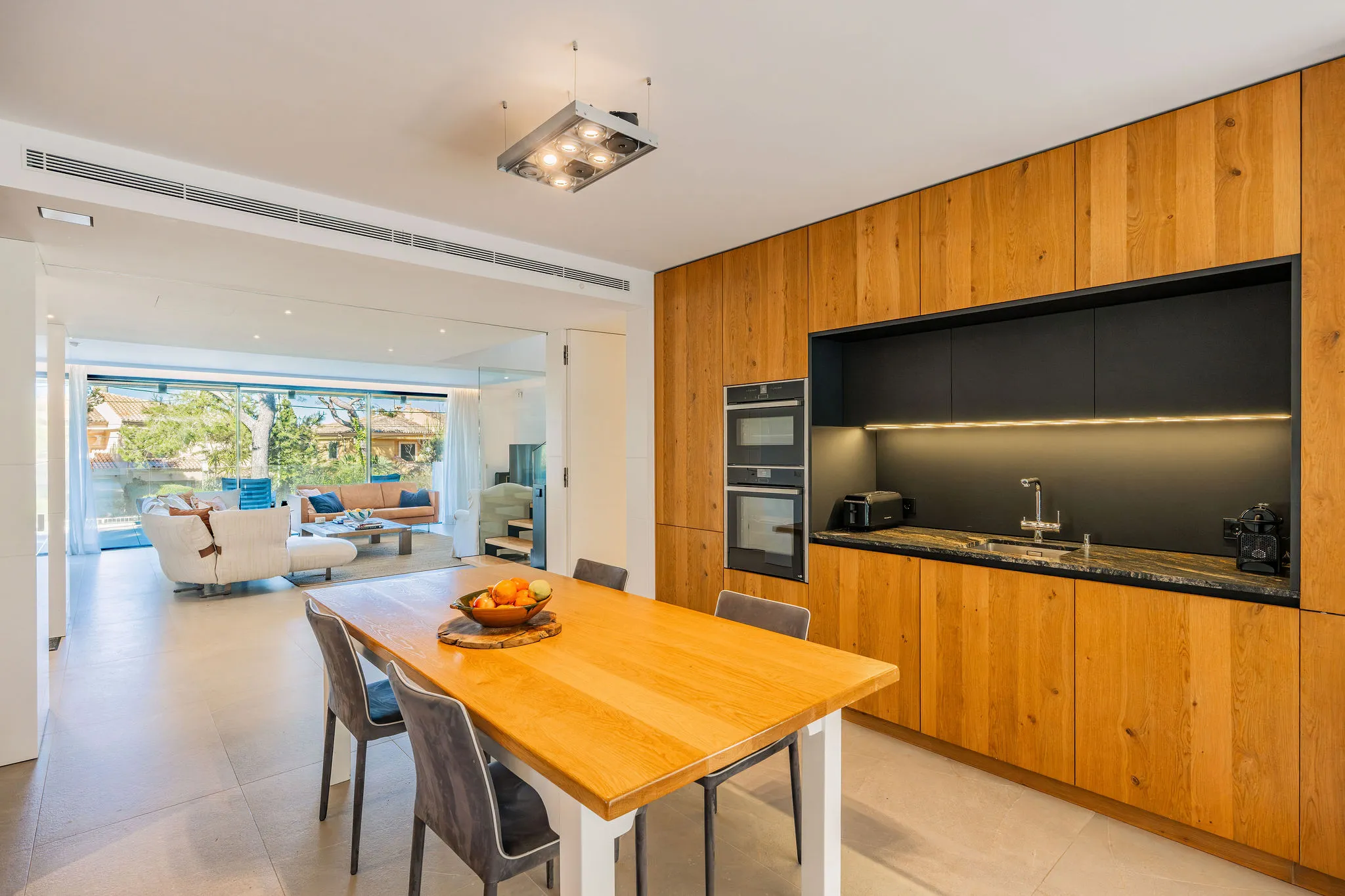 Excepcional vivienda ultramoderna de 4 dormitorios, a pocos pasos de una impresionante playa de arena-12