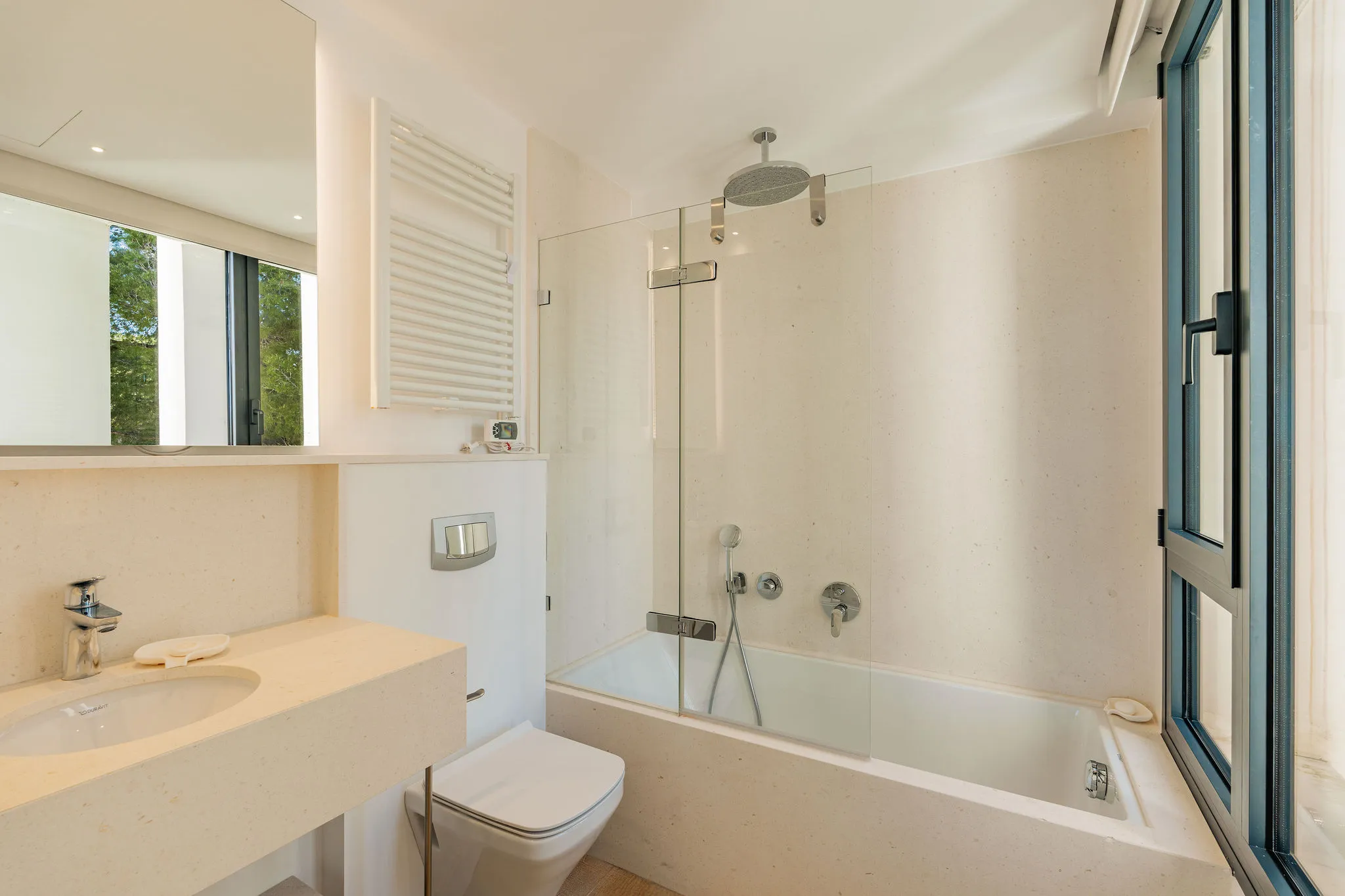 Excepcional vivienda ultramoderna de 4 dormitorios, a pocos pasos de una impresionante playa de arena-24