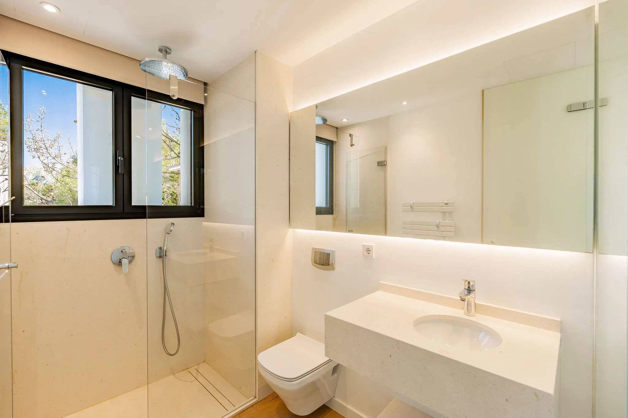 Excepcional vivienda ultramoderna de 4 dormitorios, a pocos pasos de una impresionante playa de arena-20