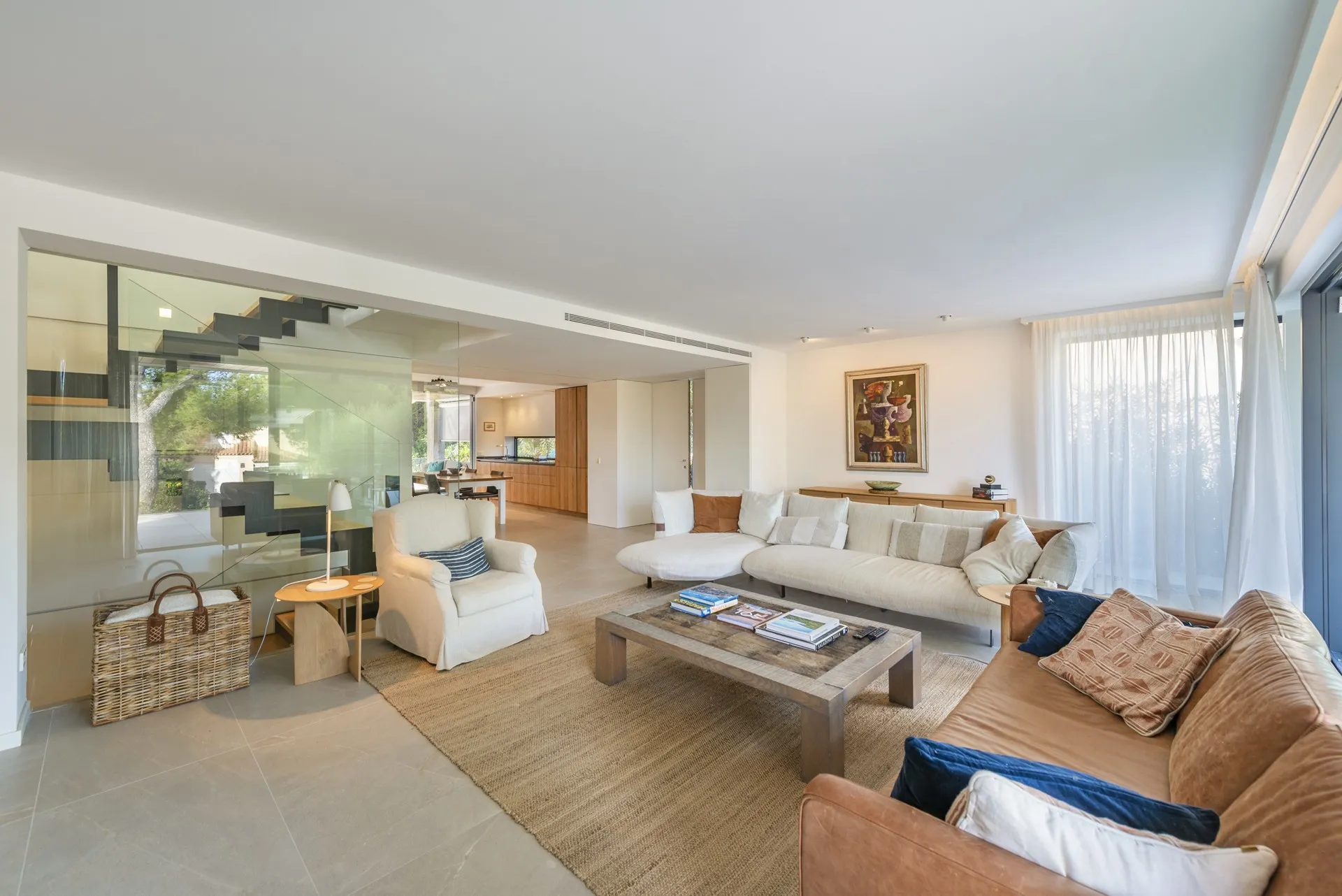 Excepcional vivienda ultramoderna de 4 dormitorios, a pocos pasos de una impresionante playa de arena-2