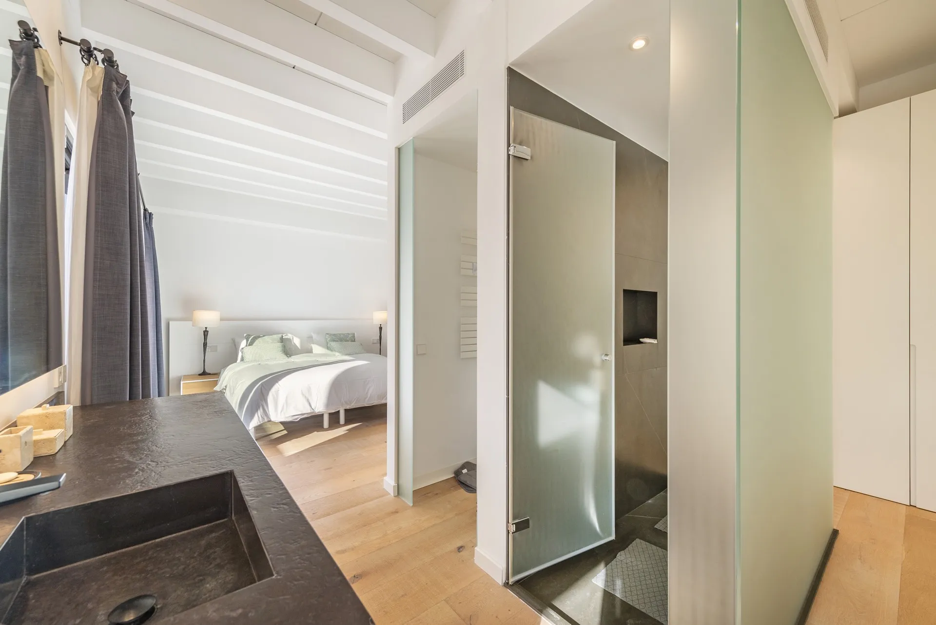 Fantastyczny, nowoczesny dom na plaży na Majorce-12