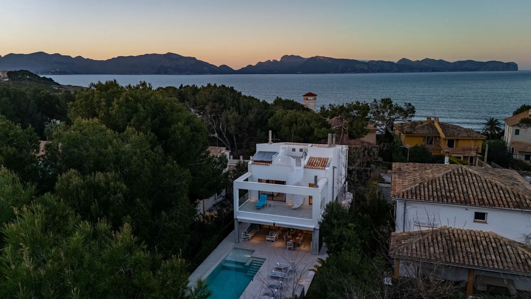 Excepcional vivienda ultramoderna de 4 dormitorios, a pocos pasos de una impresionante playa de arena-38