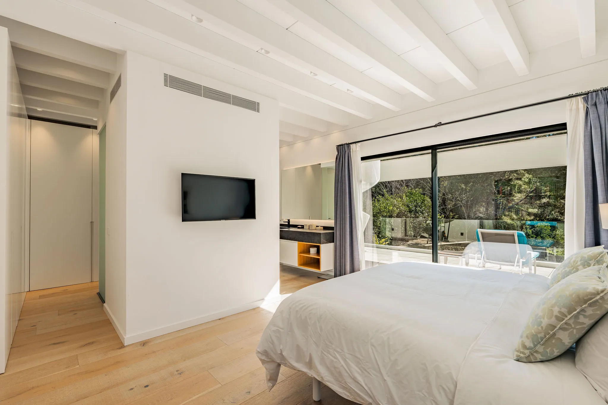 Excepcional vivienda ultramoderna de 4 dormitorios, a pocos pasos de una impresionante playa de arena-15