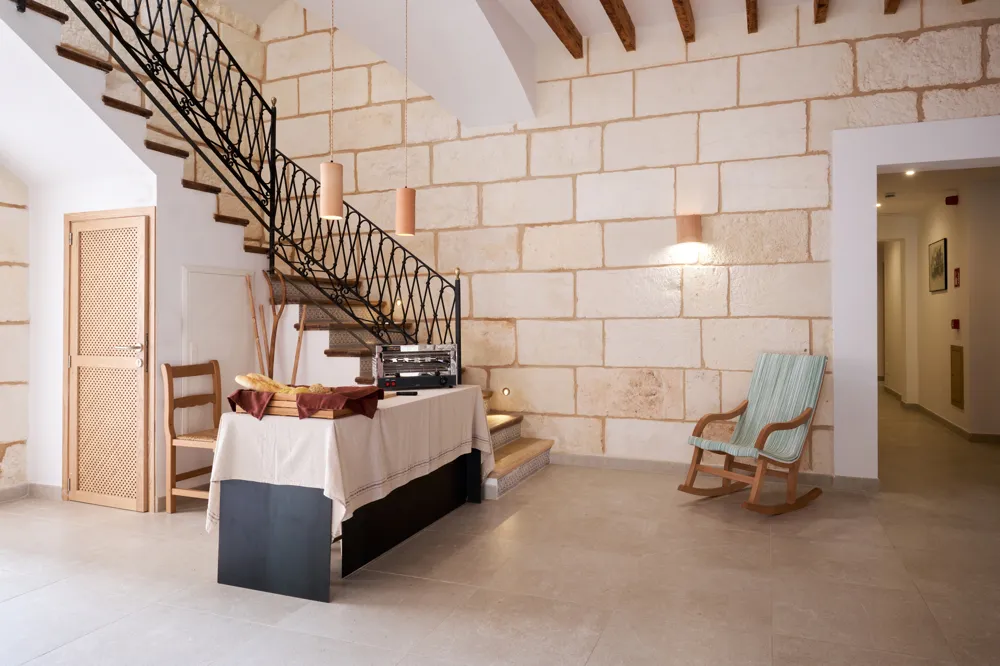 Nowoczesny hotel z autentycznym urokiem i 18 pokojami dwuosobowymi-8