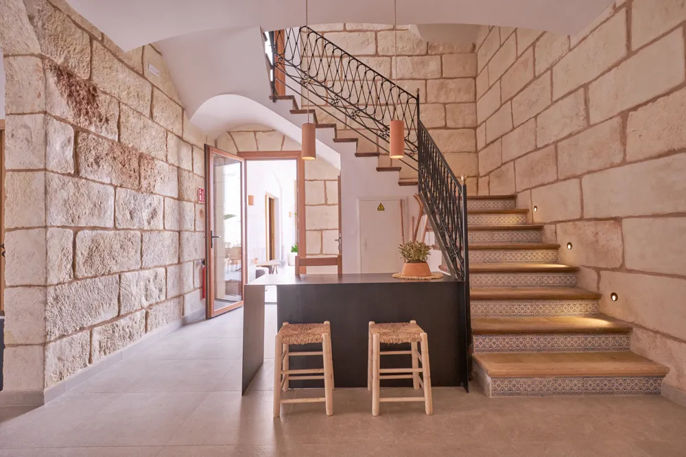 Nowoczesny hotel z autentycznym urokiem i 18 pokojami dwuosobowymi-7