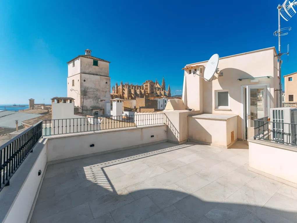 Luxe appartement met terras met zeezicht & parkeerplaats in Palma-12