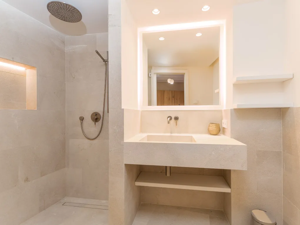 Luxe appartement met terras met zeezicht & parkeerplaats in Palma-9