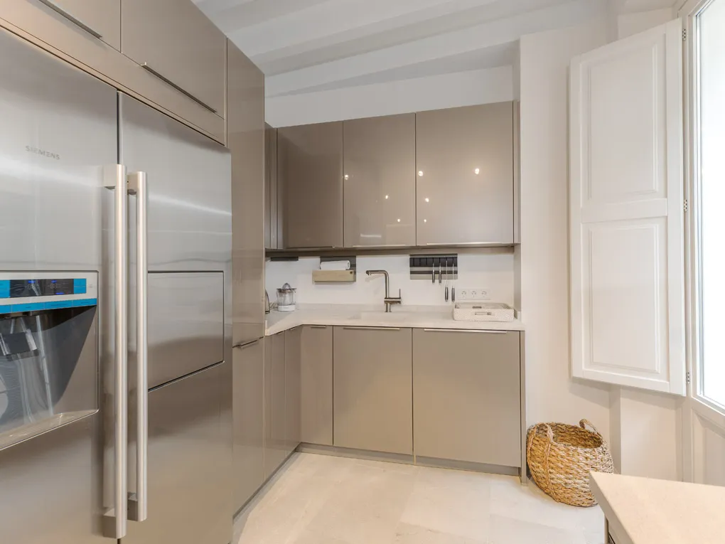 Luxe appartement met terras met zeezicht & parkeerplaats in Palma-6