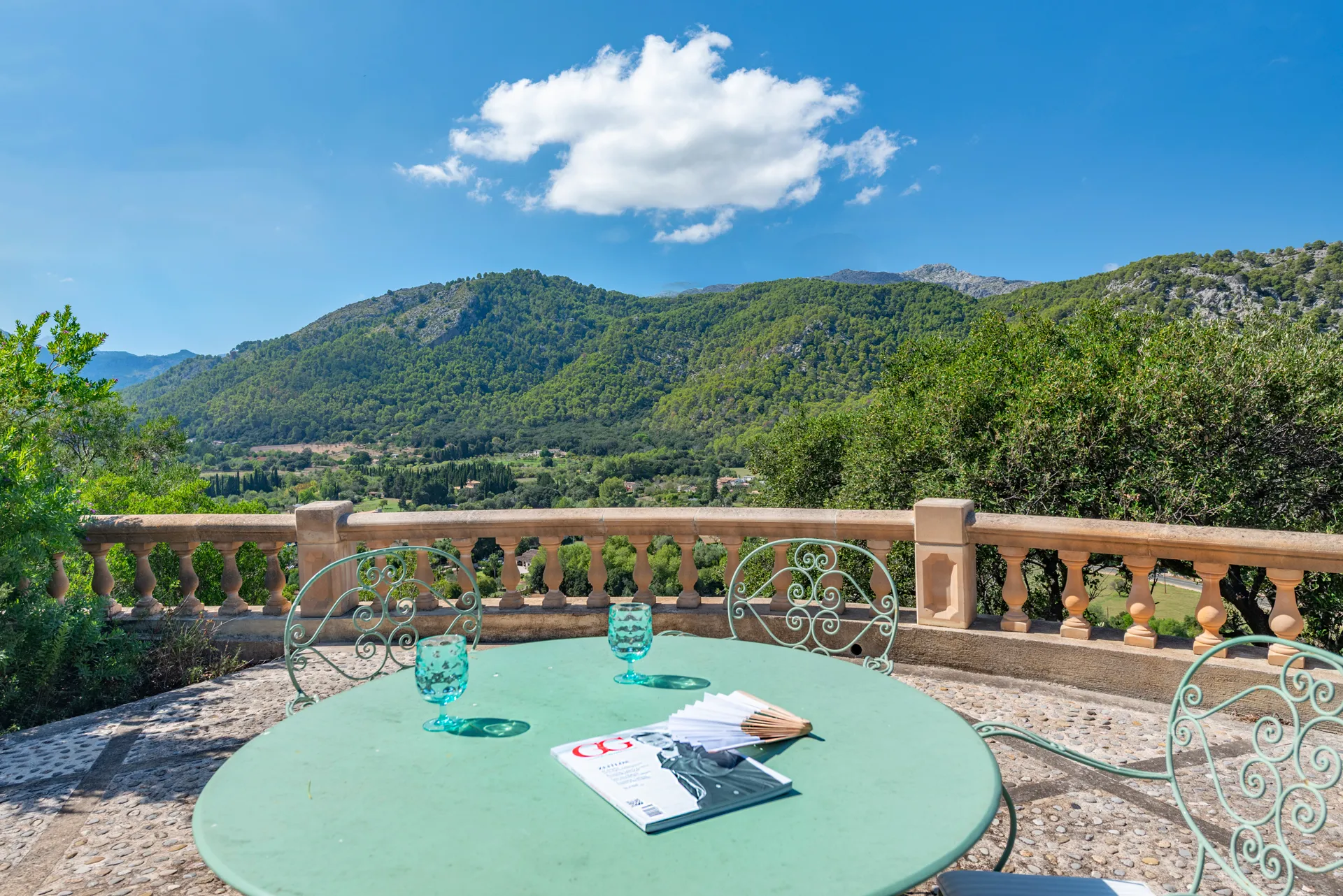 Encantadora casa en lo alto del Monte Calvario con vistas al mar y la montaña-15
