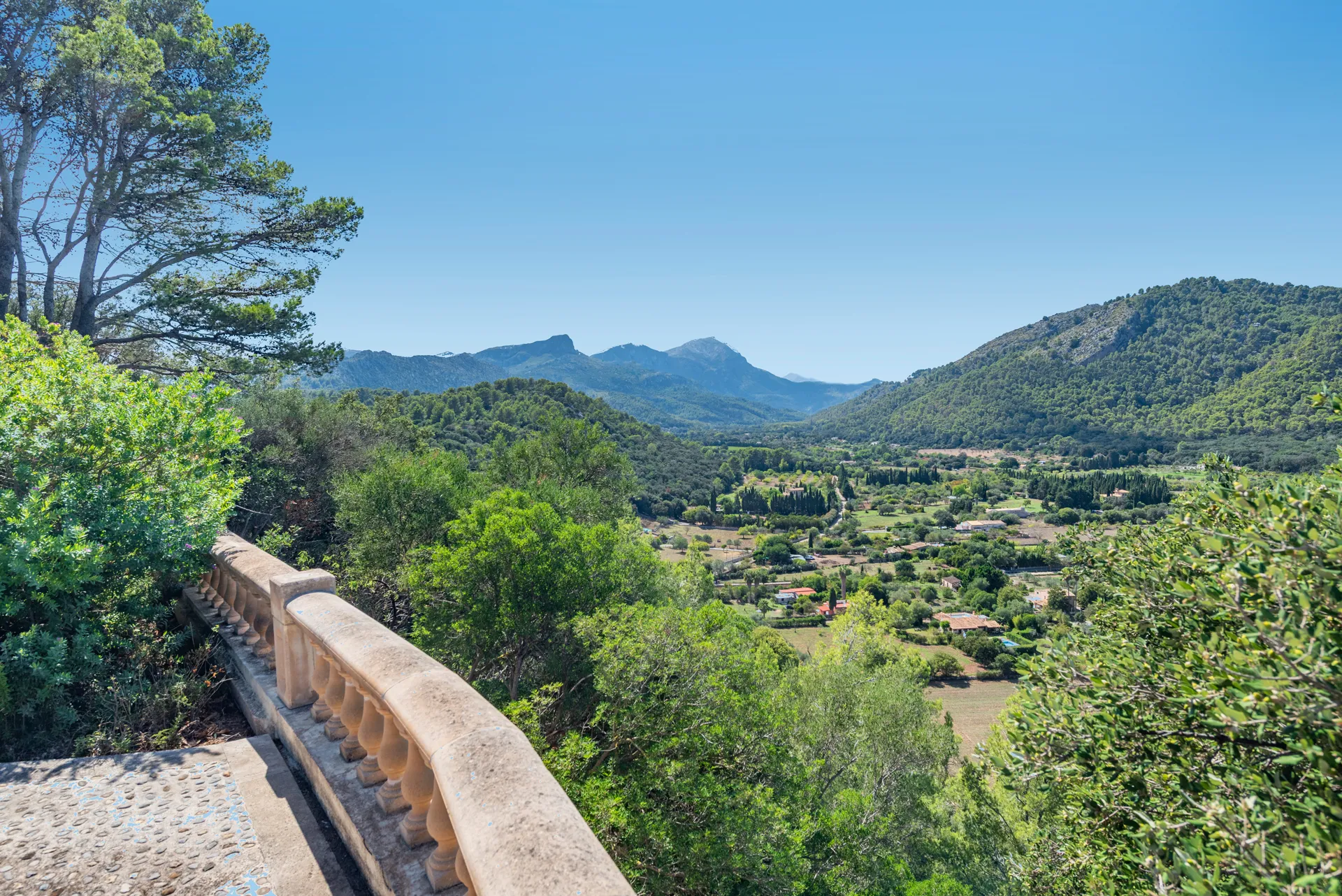 Encantadora casa en lo alto del Monte Calvario con vistas al mar y la montaña-5