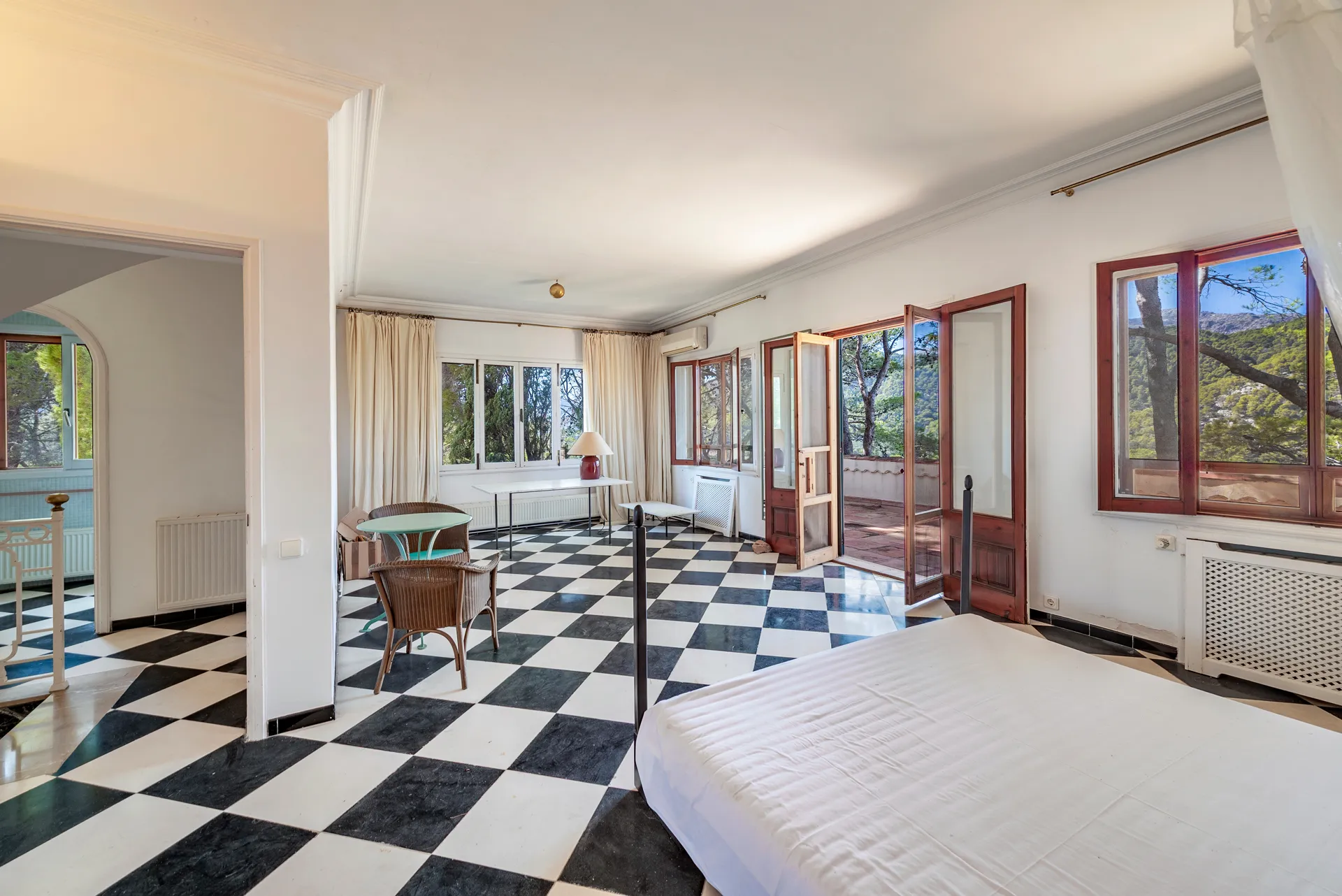 Encantadora casa en lo alto del Monte Calvario con vistas al mar y la montaña-23