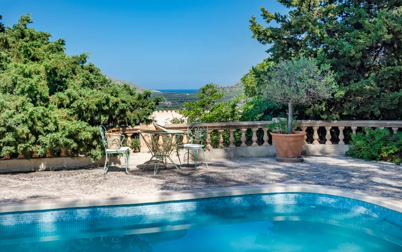 Encantadora casa a la part alta de la Muntanya Calvari amb vista al mar i la muntanya