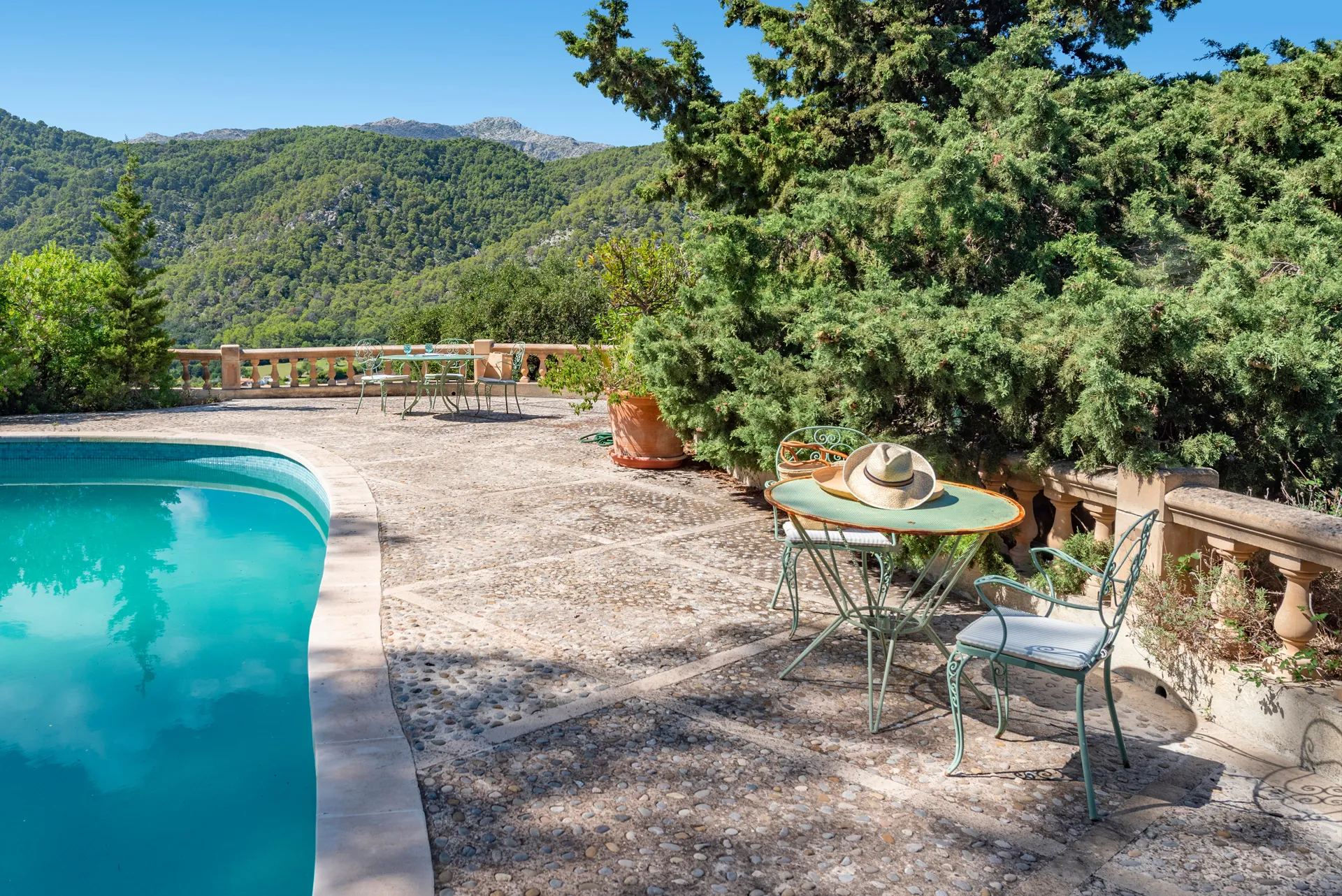 Encantadora casa en lo alto del Monte Calvario con vistas al mar y la montaña-14