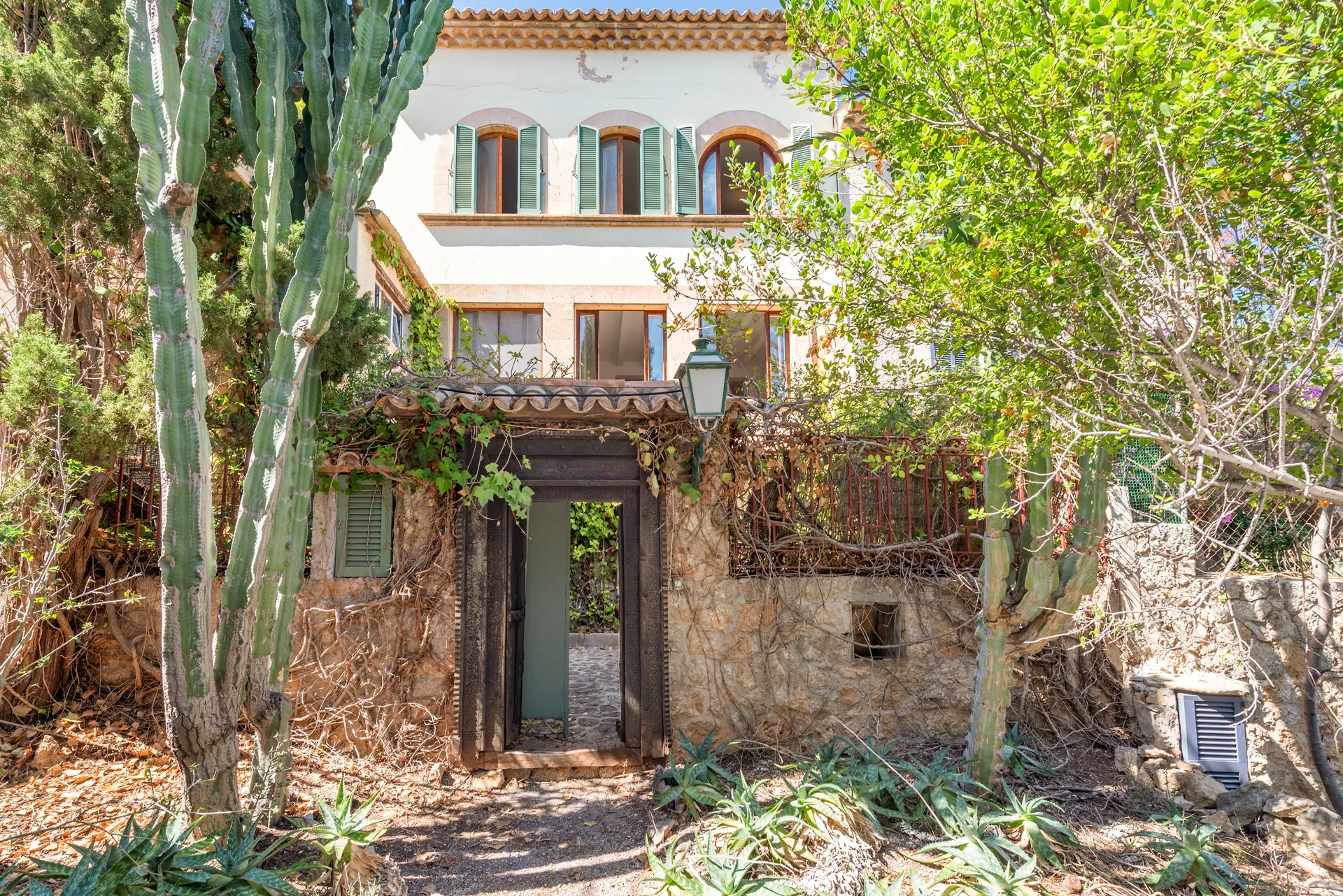 Encantadora casa en lo alto del Monte Calvario con vistas al mar y la montaña-26
