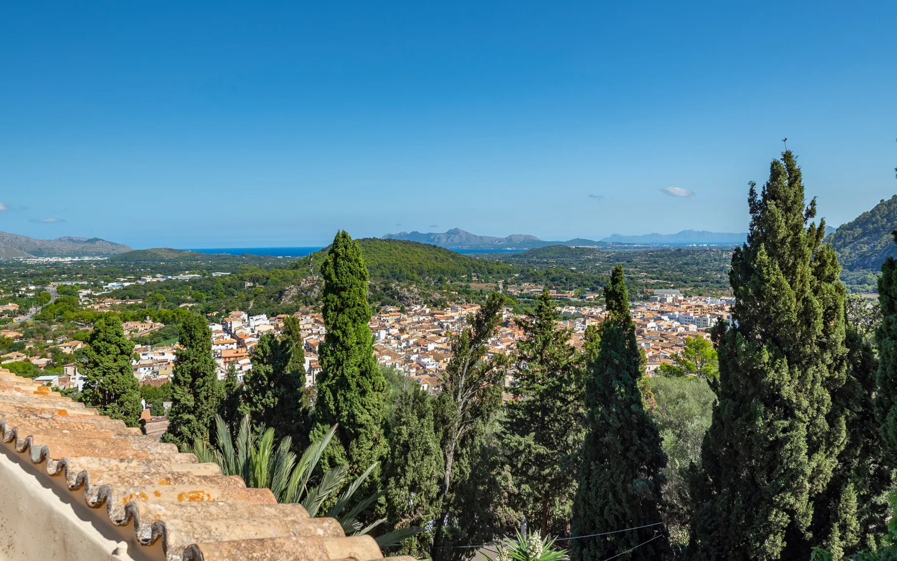 Encantadora casa en lo alto del Monte Calvario con vistas al mar y la montaña-16