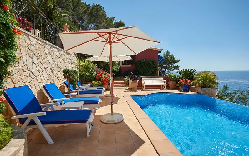 Apartament mediterrani amb fantàstiques vistes al mar i a la piscina