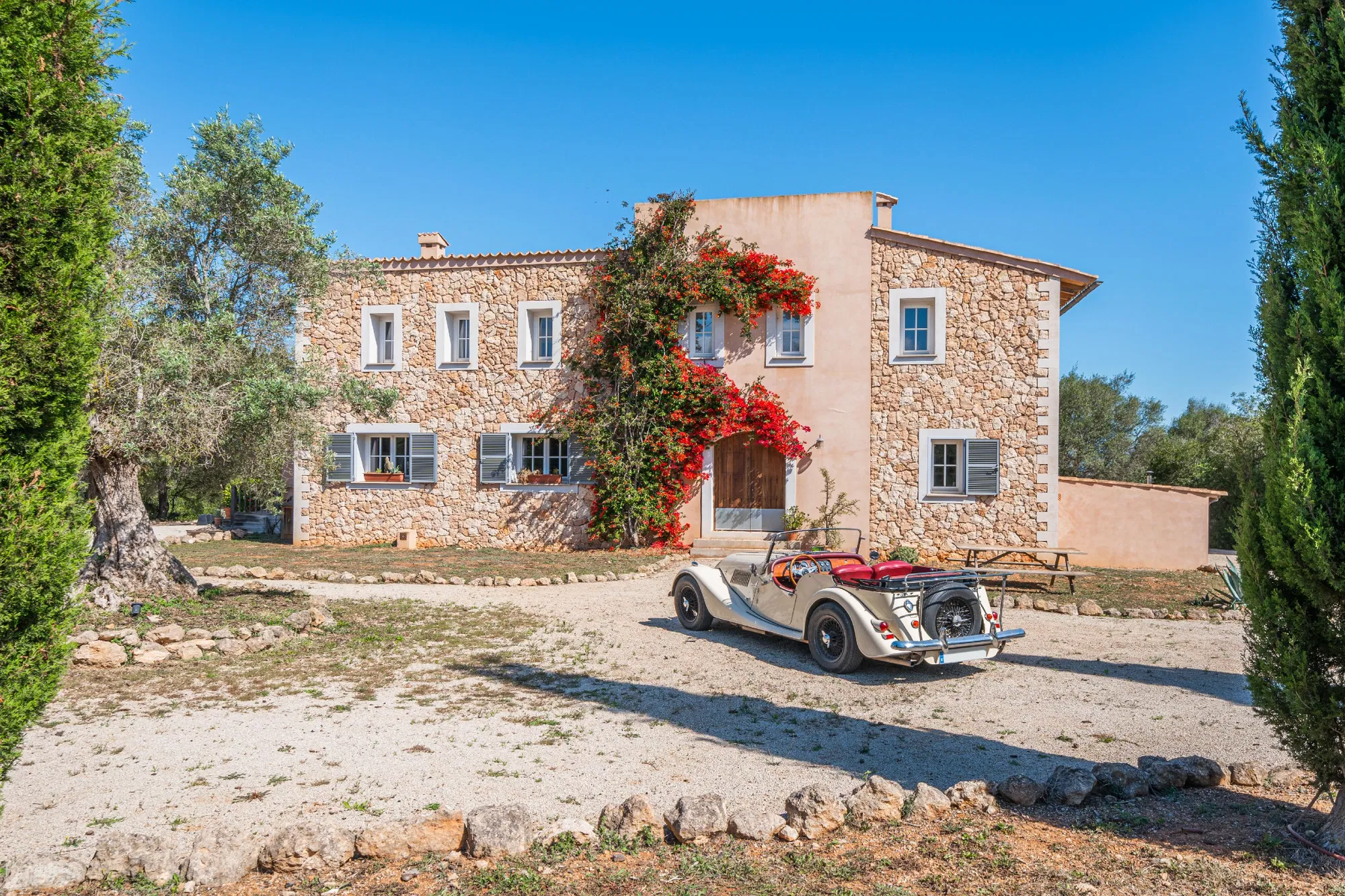 Exquisite country house with breathtaking mountain scenery-3