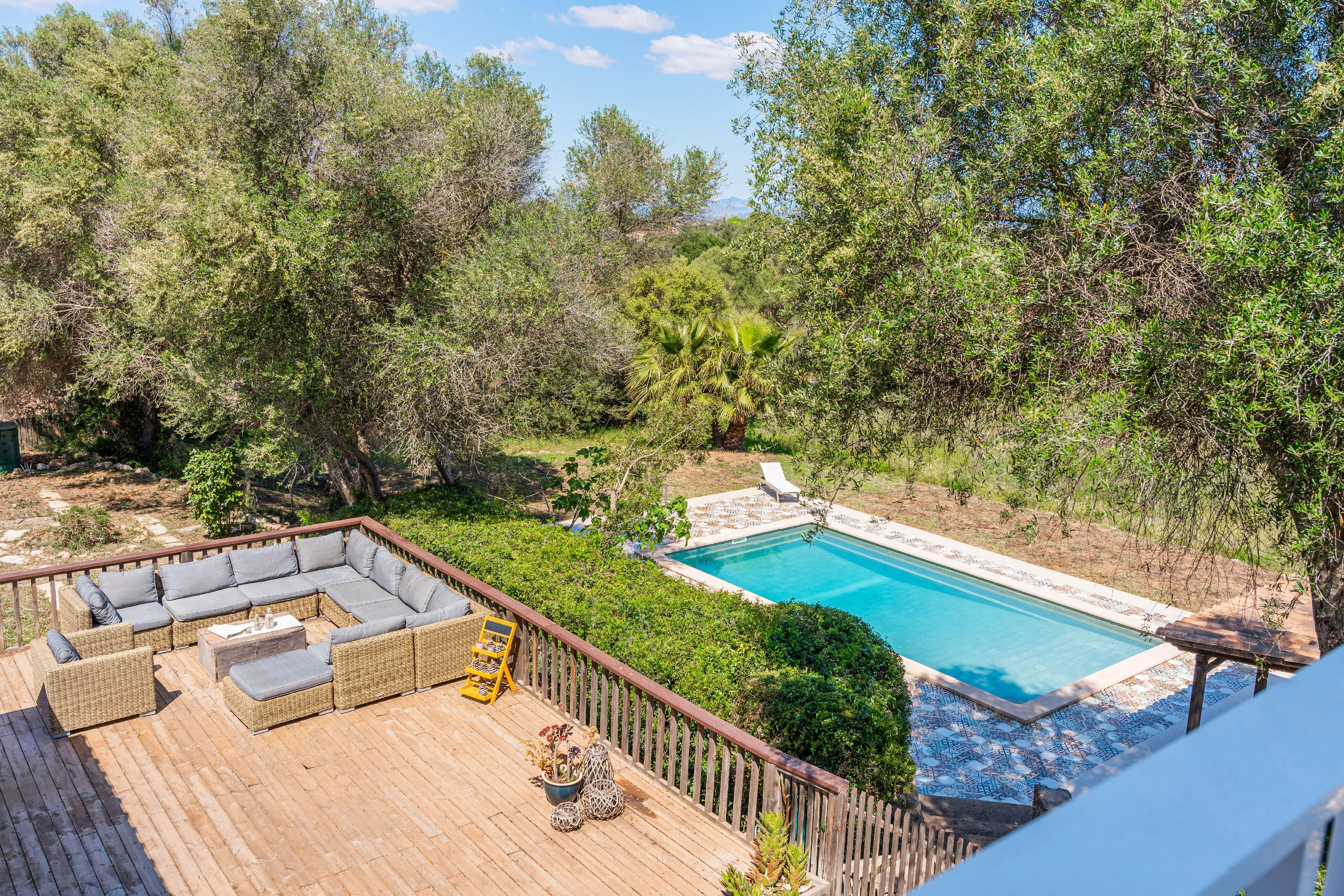 Udsøgt landsted med betagende udsigt over bjergene-15