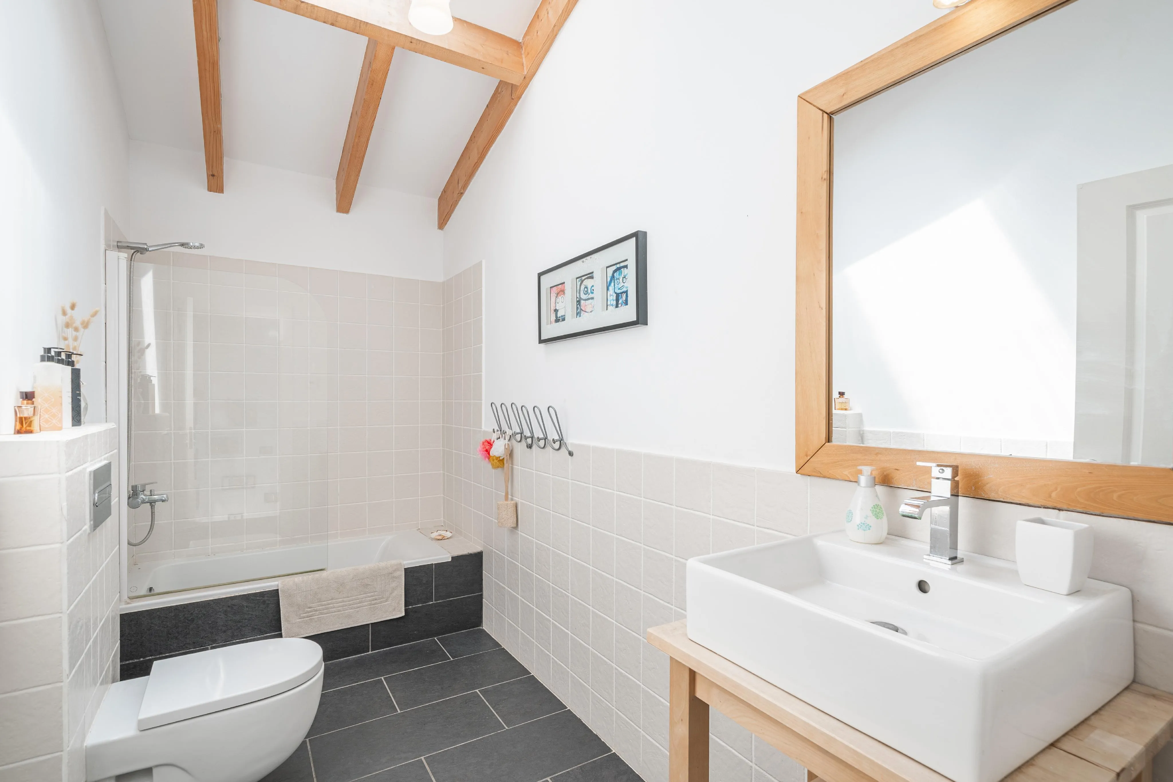 Udsøgt landsted med betagende udsigt over bjergene-12