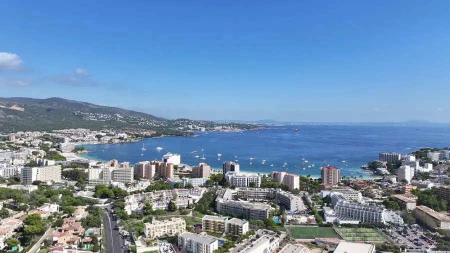 Apartamento con jardín en una moderna urbanización de obra nueva cerca de la playa-12