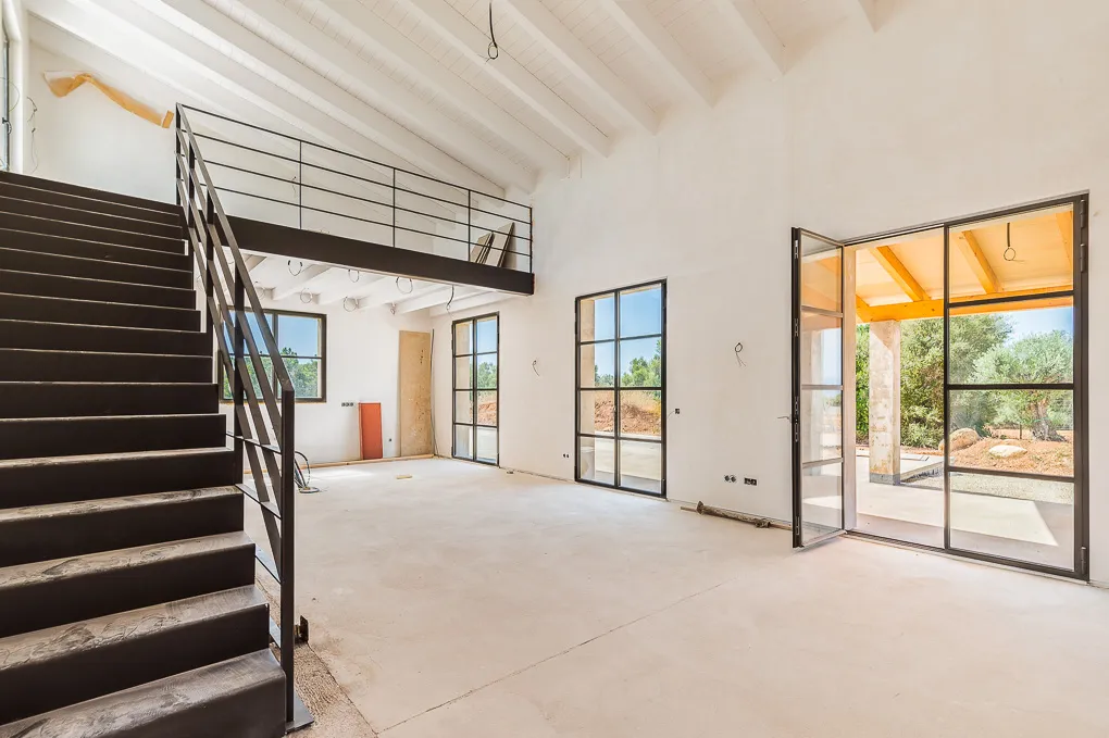 Moderna casa de camp de nova construcció-2