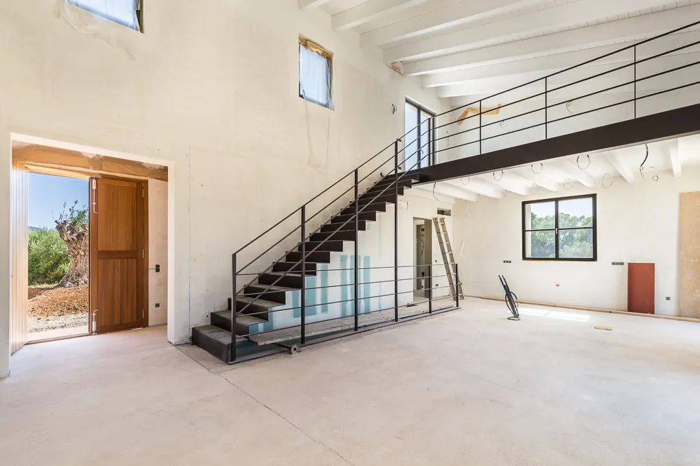 Moderna casa de camp de nova construcció-3