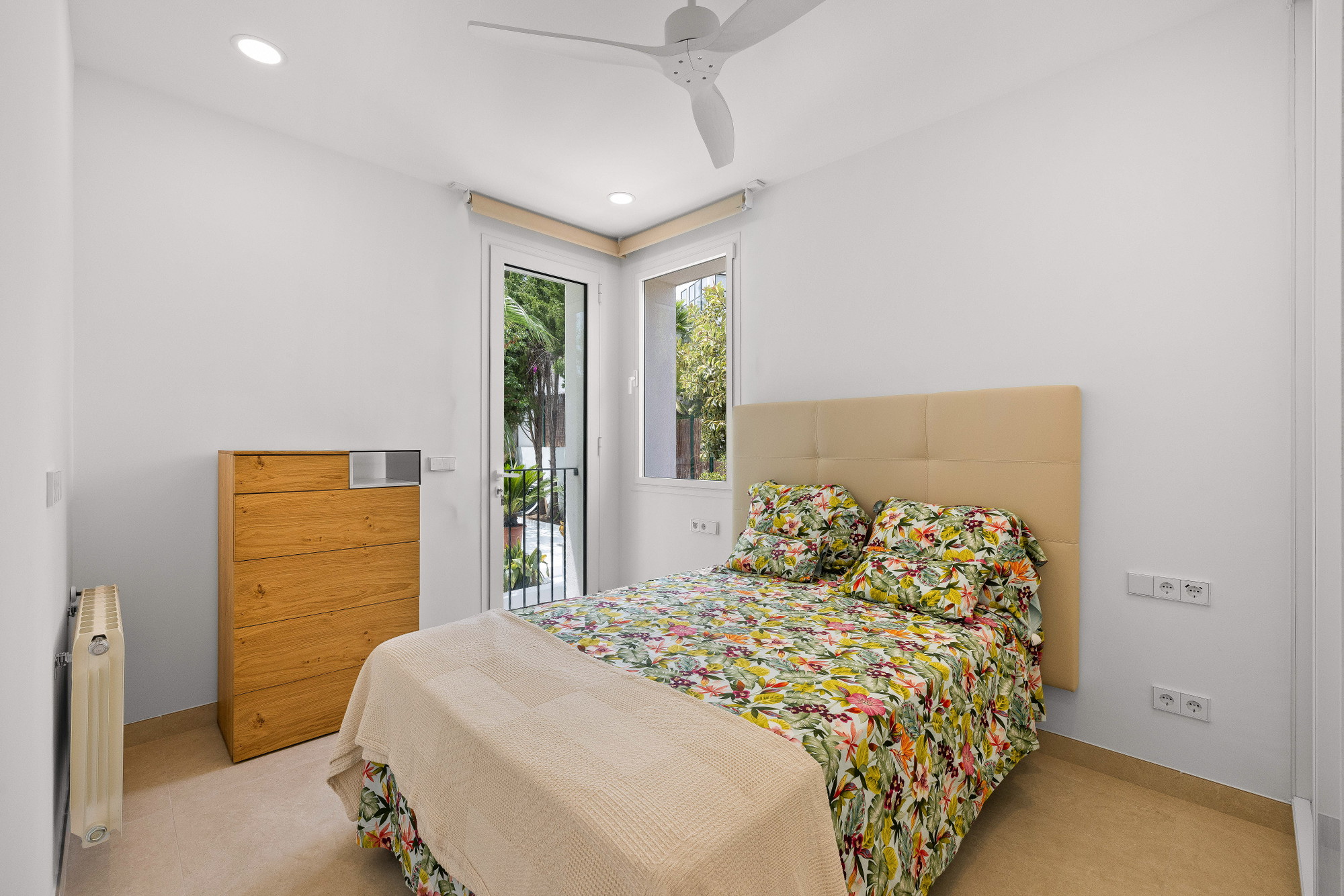 Beautifully renovated central house in Palma with Pool, Lush Garden & Cathedral Views-18